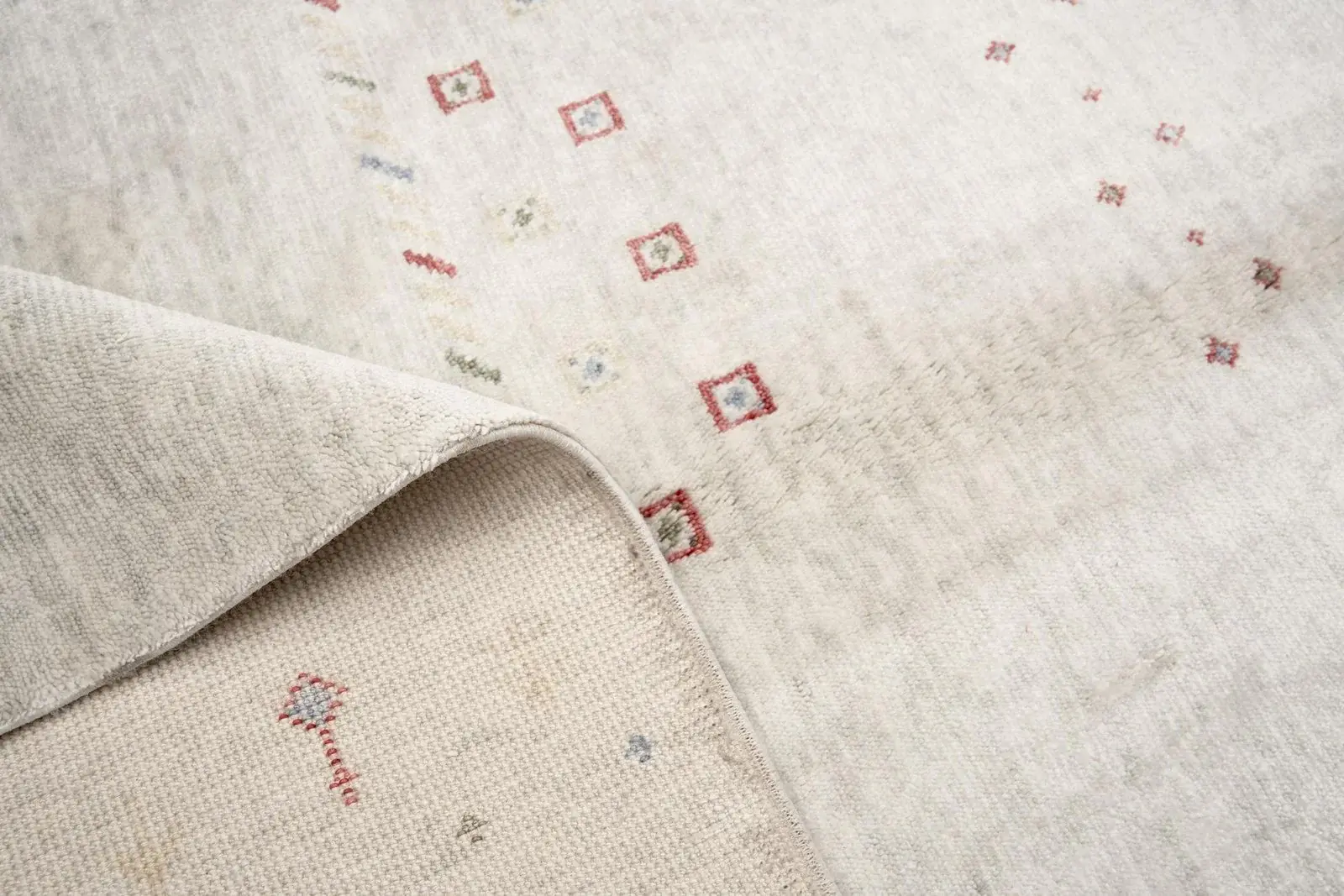 Öğretmenler Halı Zara Serisi Otantik Desenli Özel Tezgah Halısı ÖDEZ467