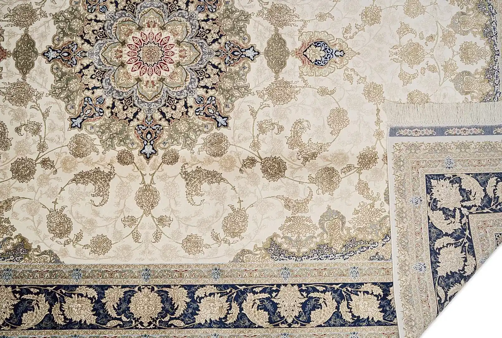 Makine İpek İsfahan Krem Halı ISF04